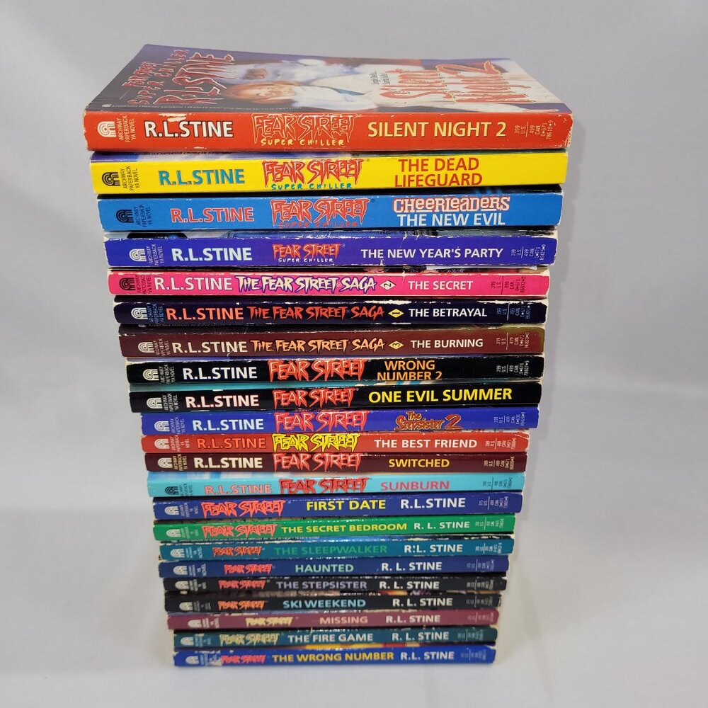 Fear Street Vintage 27 Book Lot R L Stine Archway Paperbacks Saga Super Chiller